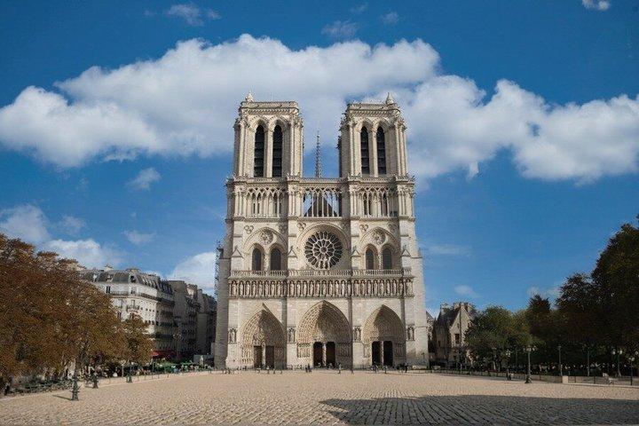 Les temps forts de Paris le jour et la salsa la nuit