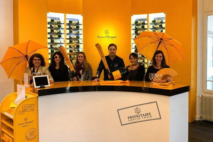 Au départ de Reims Excursion d'une journée en Champagne Veuve Clicquot Domaine local & Déjeuner
