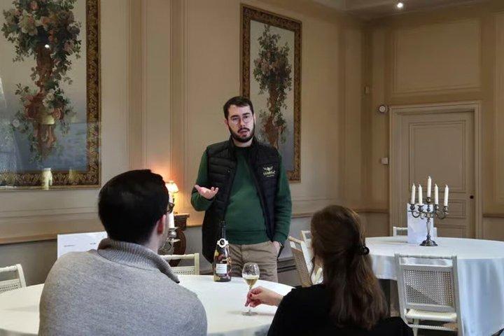 Excursion d'une journée en Champagne au départ de Paris avec 4 dégustations, Reims & Caves
