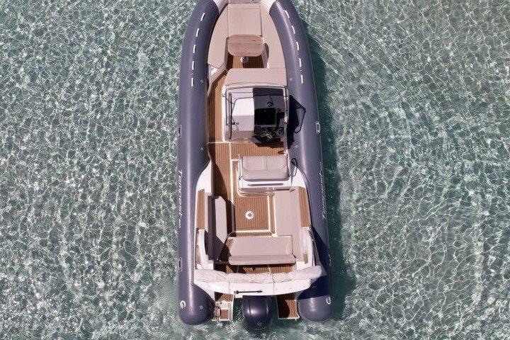 Croisière en privé Îles Lavezzi grottes et baignade exclusives