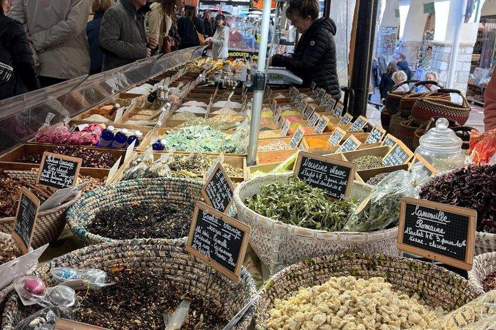 Saveurs et trésors d'Antibes Visite guidée privée à pied