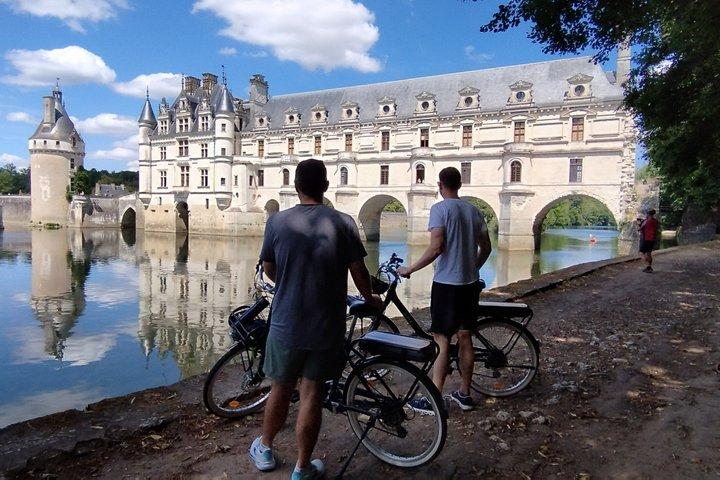 The Royal Escape : E-Bike & Gourmet Picnic à Chenonceau.