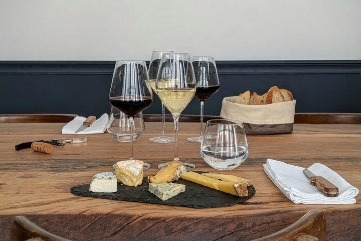 Expérience de dégustation de vin Français Bayeux en petit groupe