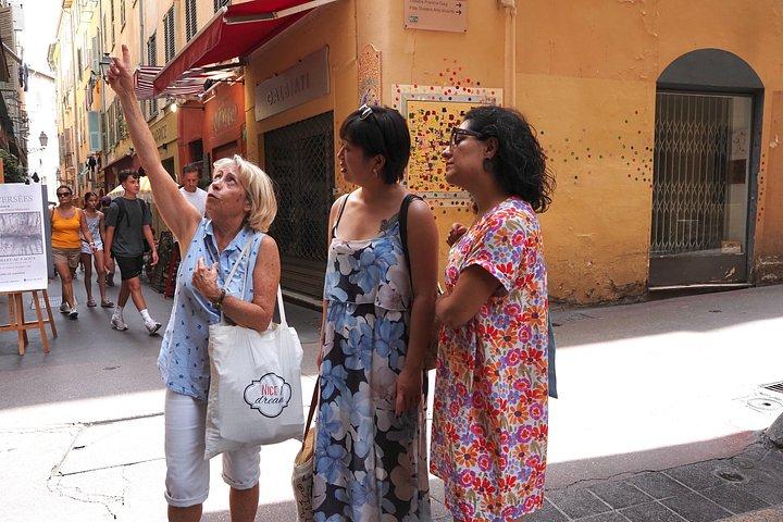 Belle visite gastronomique avec marché Cours Saleya et dégustation assise