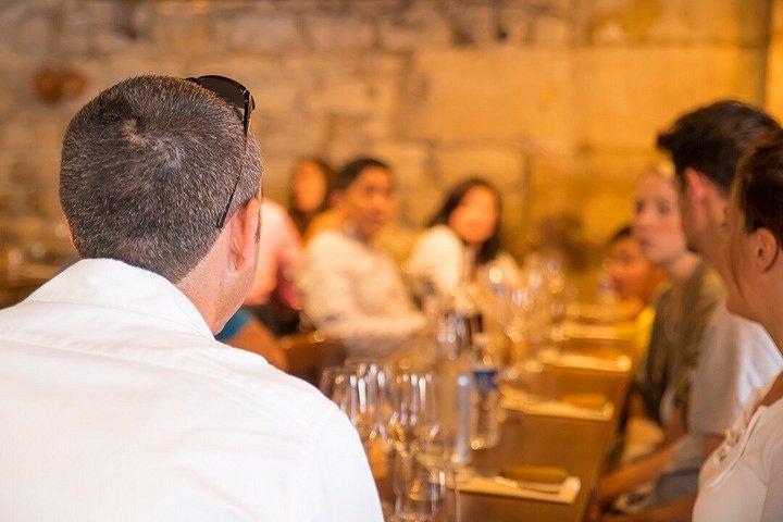 Visite privée des fromages et vins de Montmartre avec un chef