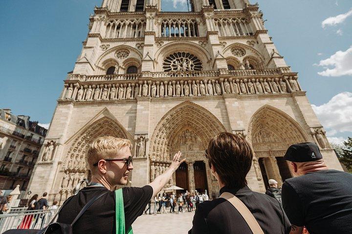 Visite des temps forts de Paris : Tour Eiffel, Notre-Dame & Louvre Entrée