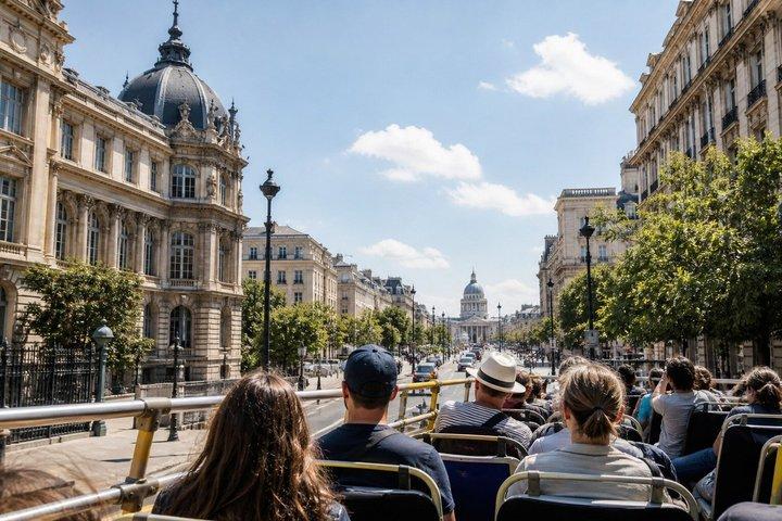 Visite en bus touristique de Paris Hop On Hop Off