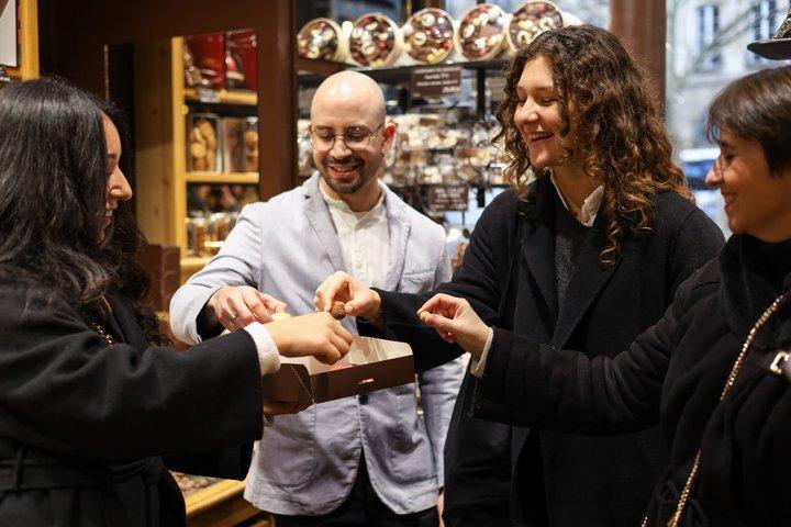 Visite de dégustation de douceurs Françaises Paris avec pâtisseries et chocolats