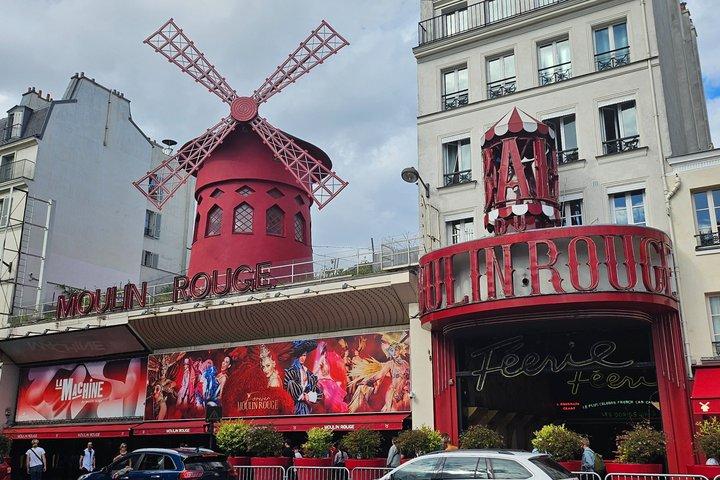 Visite guidée à pied en plein air du Moulin Rouge à Montmartre