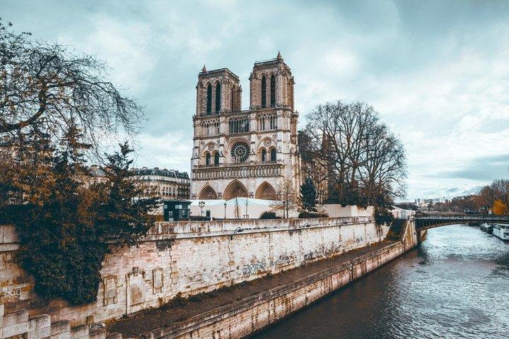 Visite guidée extérieure de Notre-Dame avec assistance à l'entrée