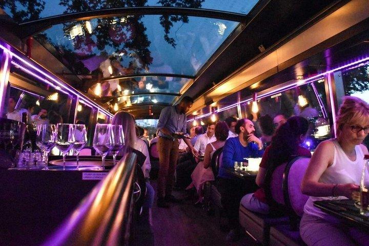 Expérience de dîner panoramique en bus sur les Champs-Élysées à Paris