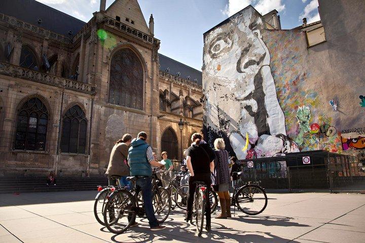 Visite guidée privée à vélo des incontournables de Paris