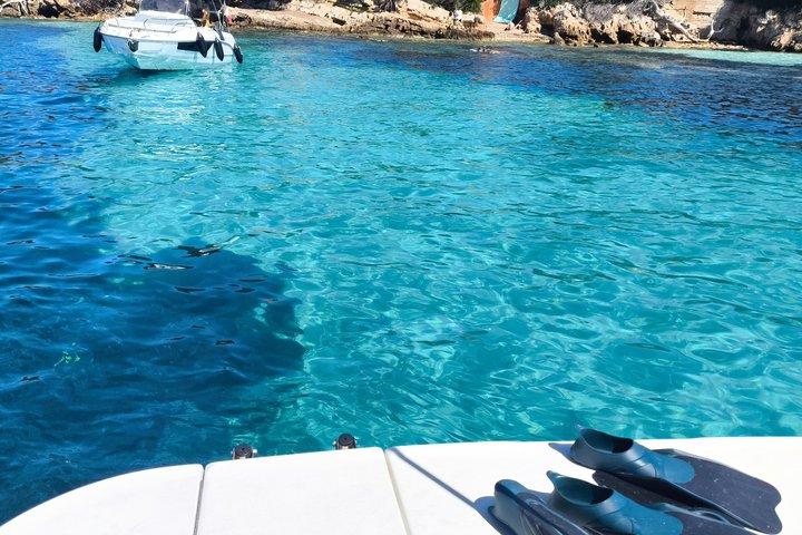 Excursion privée en bateau matinale aux îles de Lérins avec snorkeling