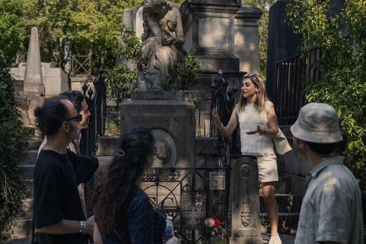 Paris : Cimetière du Père Lachaise Visite des tombes célèbres et des fantômes