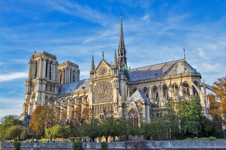 Visite extérieure de Notre Dame à Paris avec crypte archéologique