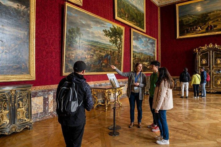 Visite guidée du château de Versailles avec accès aux jardins depuis Paris