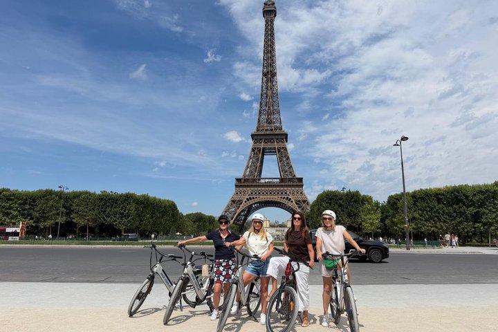 Paris: Visite guidée à vélo électrique en petit groupe