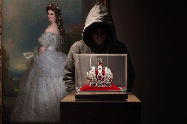 Visite guidée de crimes vrais à Paris : Louvre, art, cambriolages et scandales