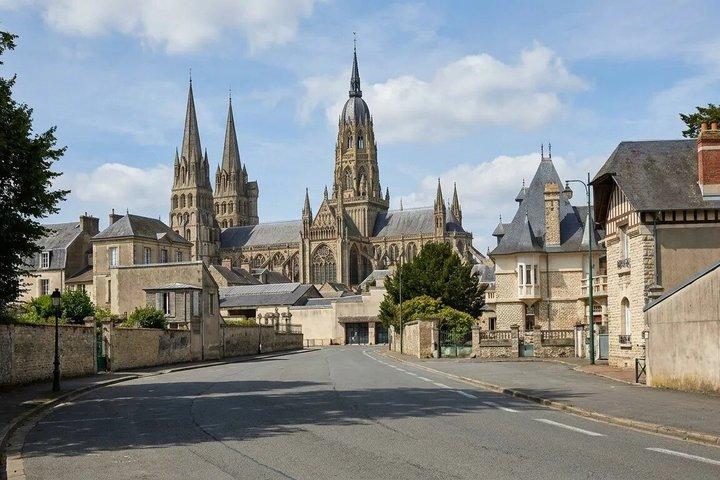 Visite guidée autonome de Bayeux et exploration de la ville