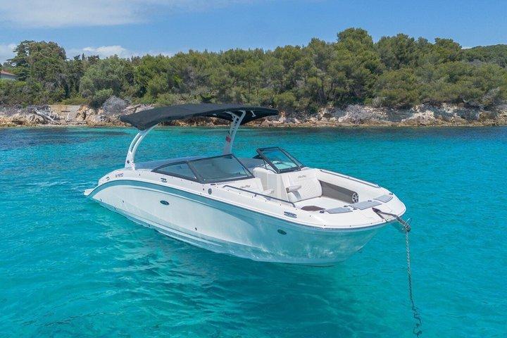 Croisière privée matinale à Cannes vers les Îles de Lérins avec petit-déjeuner français
