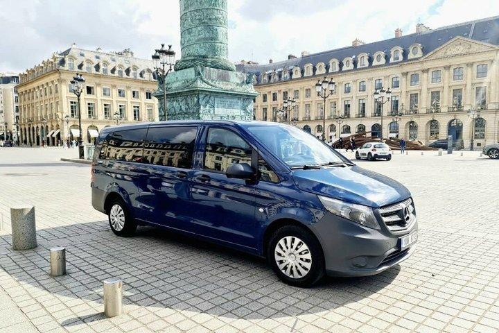 Transfert privé Aéroport CDG Orly à Disney en minivan 7 places