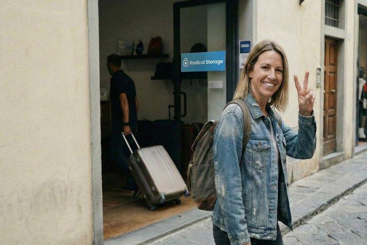 Consigne à bagages près du musée du Louvre à Paris