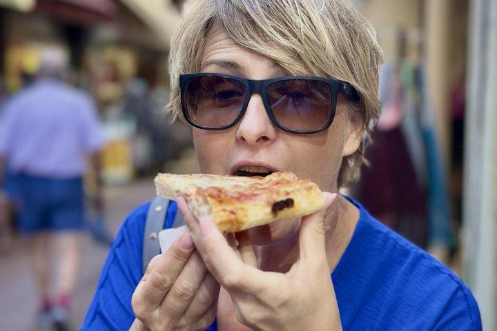 Super : Visite gourmande de la vieille ville avec 12 dégustations et vin local
