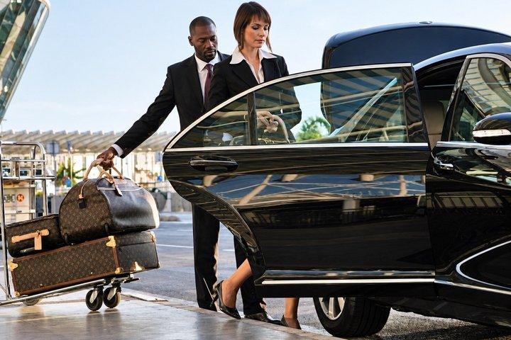 Paris Private Airport Transfer: CDG or Orly – Executive Sedan