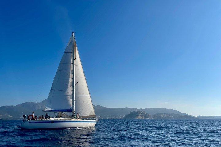 Tour de navigation en petit groupe de 3 heures à Calvi avec option baignade et coucher de soleil