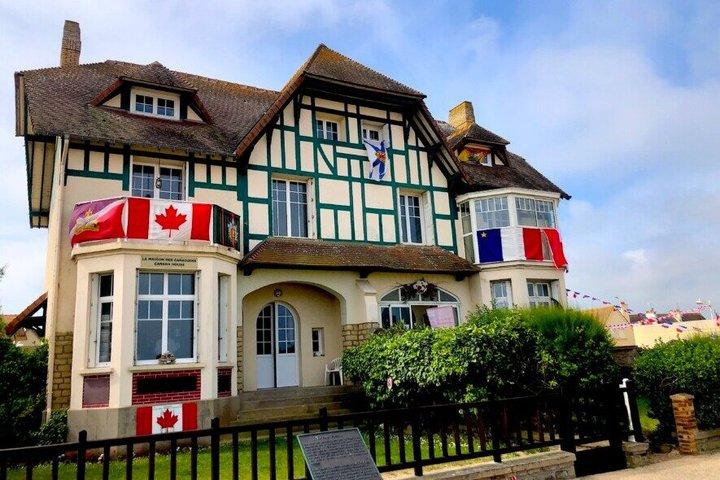 Débarquement en Normandie, plage de Juno : visite immersive en petit groupe au départ de Paris