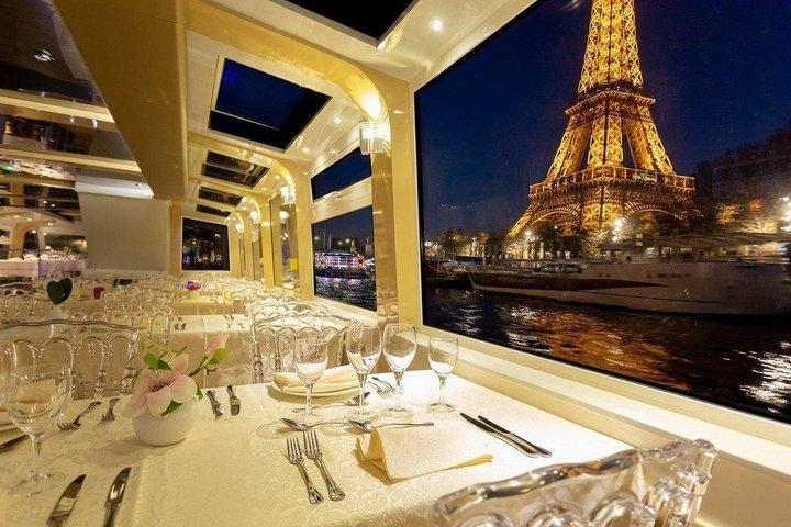 Croisière dîner touristique en 3 services sur la Seine depuis Paris