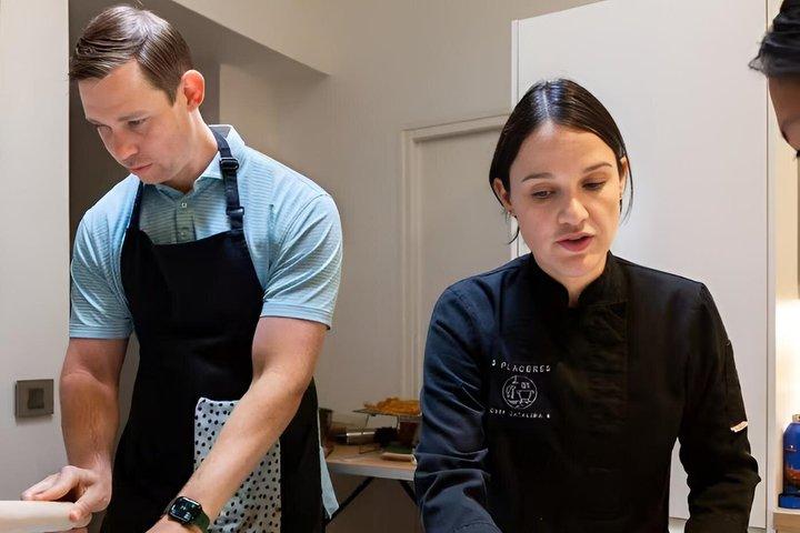 Cours de cuisine pratique en petit groupe à Paris avec Cordon Bleu Chef
