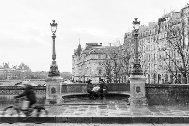 Séance photo privée à Paris à la Tour Eiffel, au Luxembourg ou sur la Seine