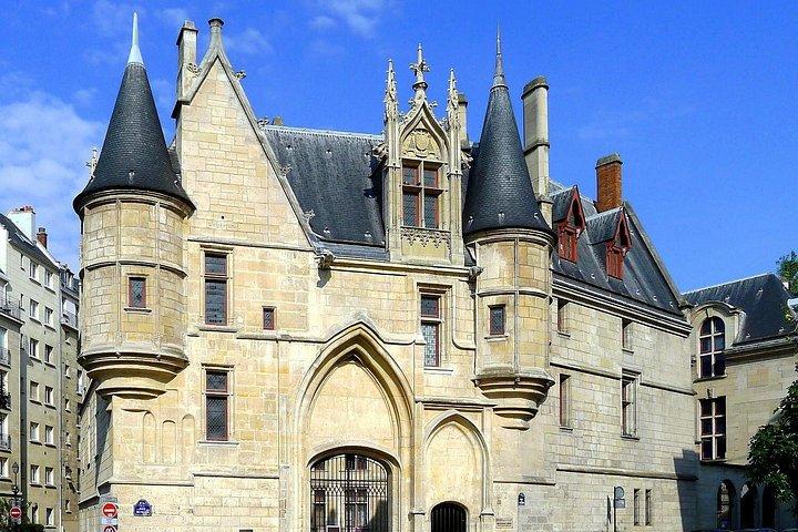 Palais et Cathédrales du Marais (Balade Historique en Petit Groupe)
