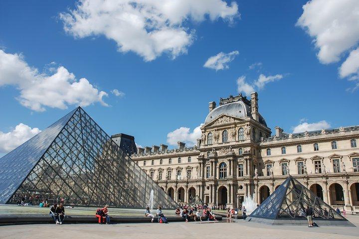 Visite guidée du musée du Louvre avec billet croisière sur la Seine