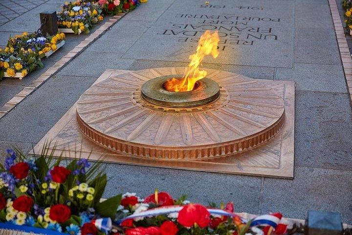 Visite guidée privée d'une demi-journée de la WW2 à Paris