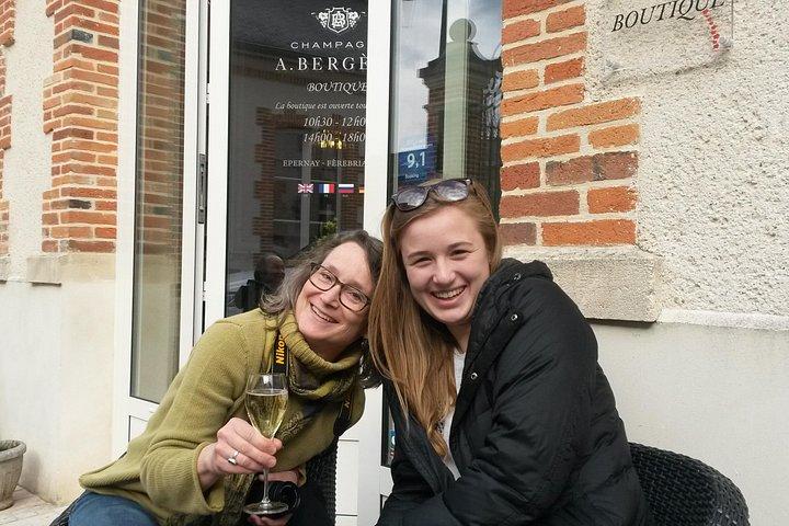 Excursion privée d'une journée en Champagne au départ de Paris avec un local