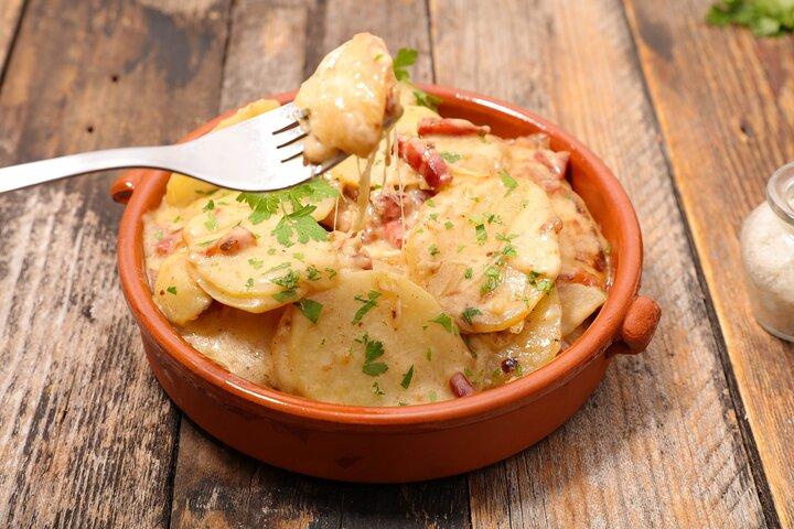 Cuisine française traditionnelle et visite privée de la vieille ville de Paris