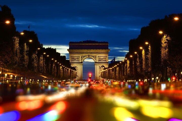 Visite privée de Paris de nuit avec croisière sur la Seine