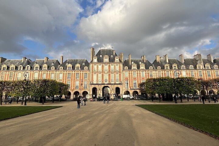 Visite du Marais/Place des Vosges en petit groupe -10 personnes max