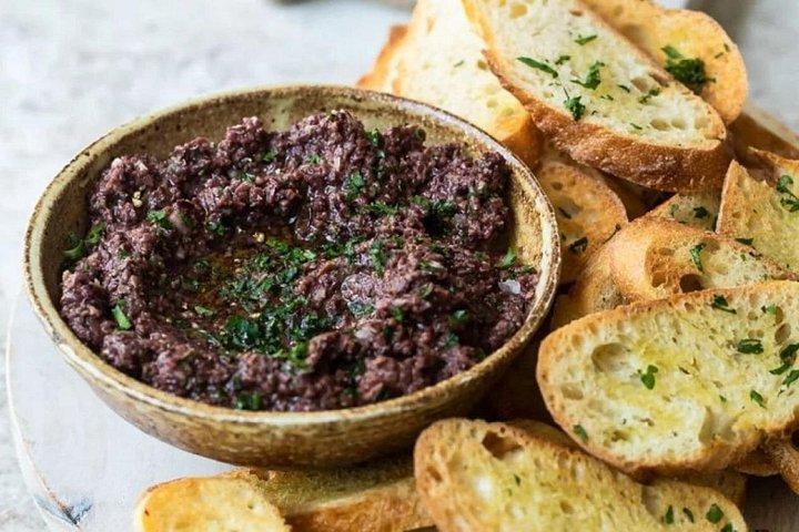 Visite à pied de la street food de Marseille avec un guide local