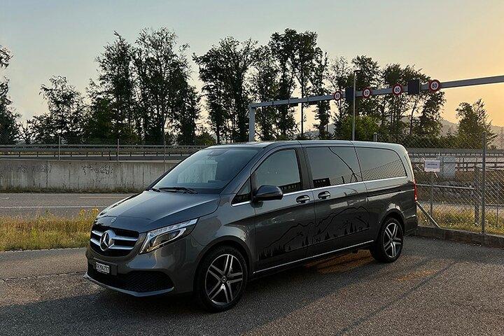 Transfert privé de l'Alpe d'Huez, France à l'aéroport de Genève