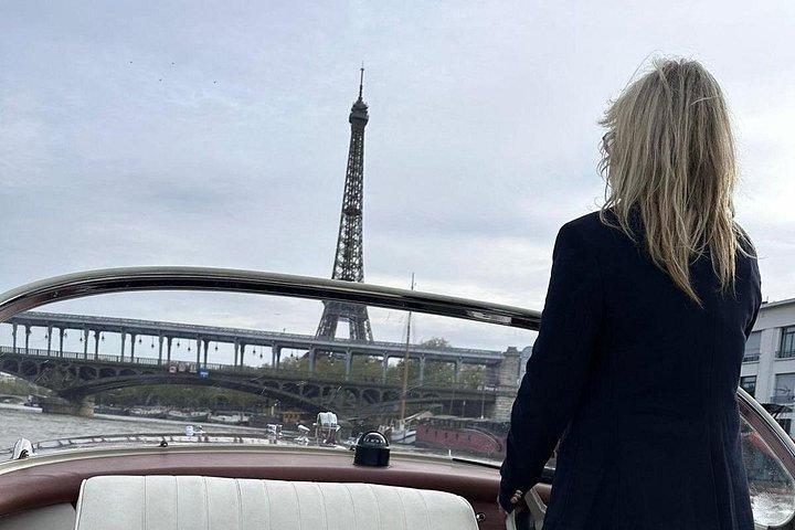 Croisière Privée À Paris à bord d'un bateau style Riva