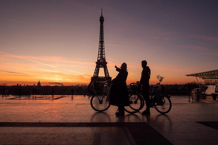 Sunrise Biking Tour: Paris devant les foules