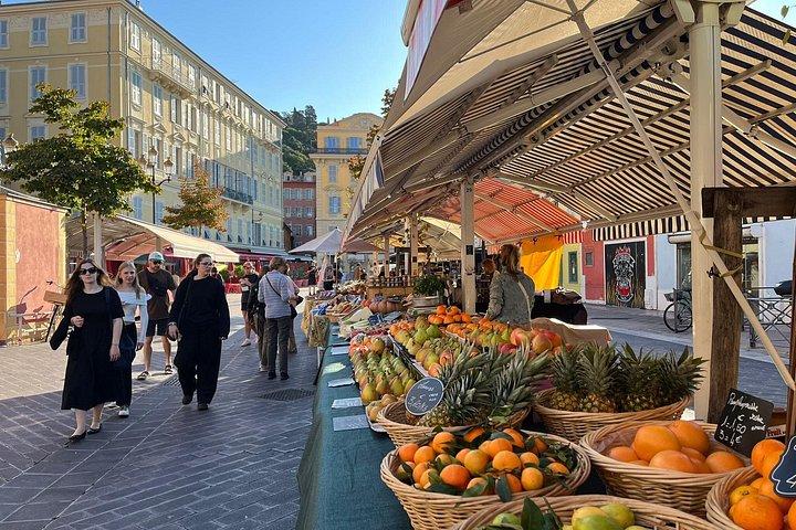 Belles bouchées & histoires: Une savoureuse aventure en ville avec un habitant