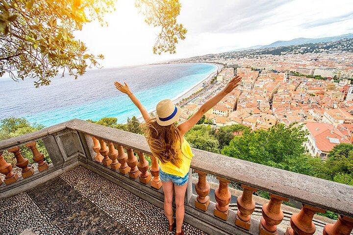 Tour Privé de la Côte d'Azur en Van Luxe avec chauffeur guide