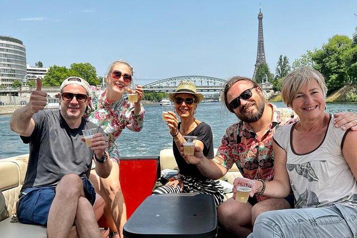 Paris: Croisière partagée sur la Seine max douze personnes