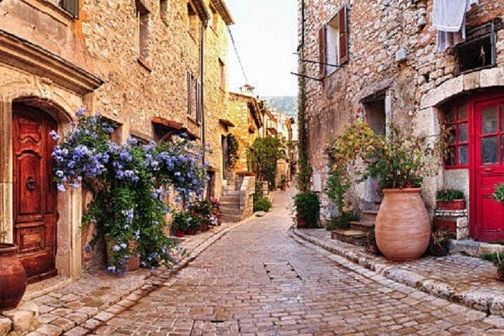 Tour Grasse and medieval villages of Gourdon, Tourette & St Paul