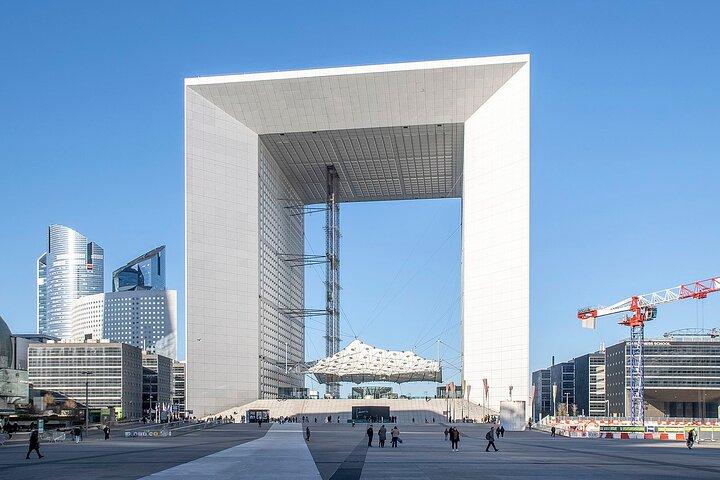 Visite guidée à pied du quartier moderne de La Défense à Paris