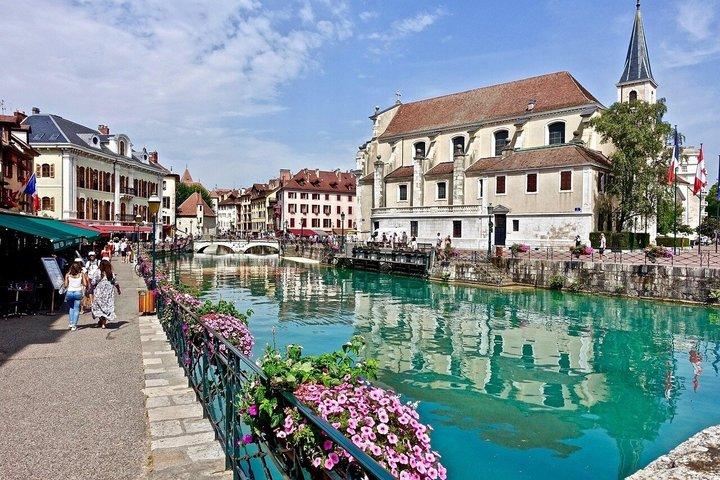 Au départ de Lyon : Excursion privée d'une journée à Annecy, Chambéry et dans les lacs alpins